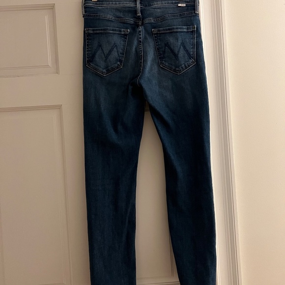 COPY - MOTHER The Dazzler Ankle Straight-Leg Jeans in Sweet and Sassy (27) - Picture 3 of 11